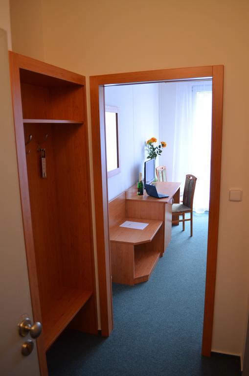 ホテルアルノストガルニ パルドゥビツェ 部屋 写真